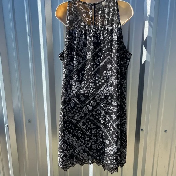 Maurices XL flowery dress - Picture 2 of 5